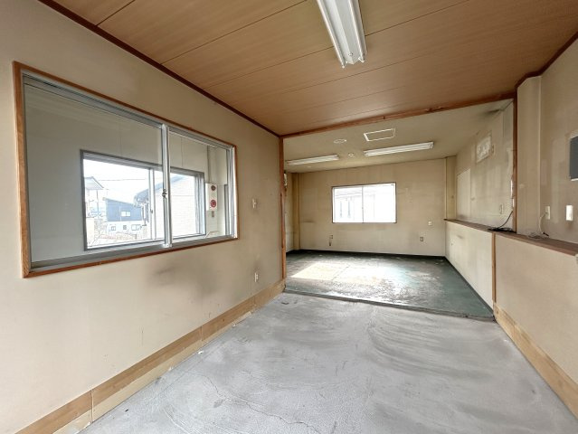 金光貸店舗の内装