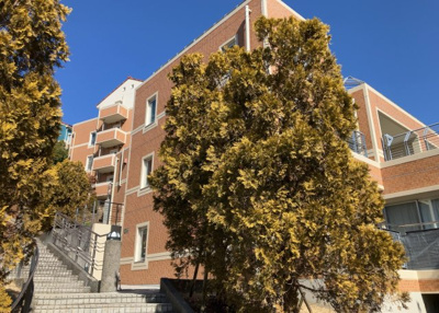 【構造・工法・仕様】 | ベルコリーヌ南大沢５－１３－５号棟 | ＳＲＣ造は強度や耐震性の面でもRC造と比べて優れています。そのため、10階建以上の高層または超高層マンションなどの建築にも多く採用されています。柱や梁などのサイズが小さくても高い耐震性を確保できます。