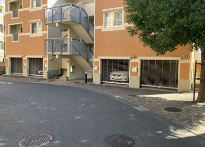 【駐輪場】 | ベルコリーヌ南大沢５－１３－５号棟 | マンションの駐輪場は、事前に空きがあるか確認を取ると安心です。せっかく入居したのに駐輪スペースがない！なんてことになったら大変ですよね。そこで、内見時や購入前にはまず事前に確認しておくと良いでしょう。