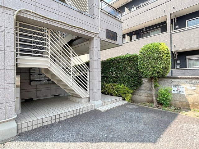 グロウヒルズのエントランス