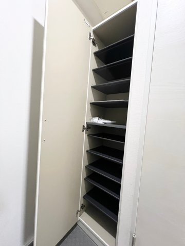 神宮前プレイスの収納|シューズボックス
