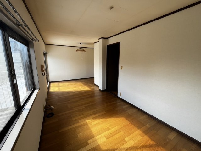 天満台東三丁目の洋室