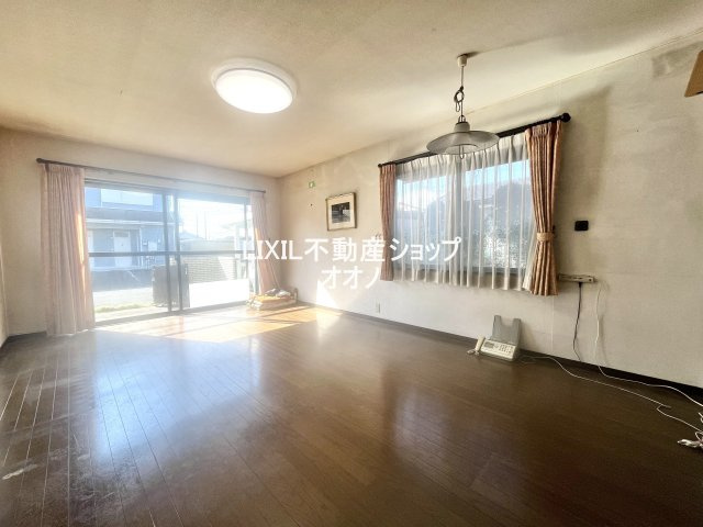 【居間・リビング】 | 加須市久下2丁目　中古一戸建