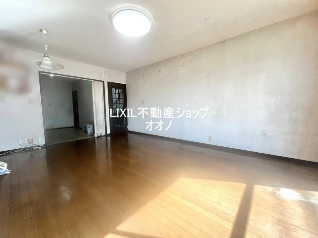 【居間・リビング】 | 加須市久下2丁目　中古一戸建