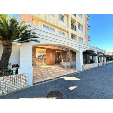 【エントランス】 | クオス湘南台 | 落ち着いたエントランスです