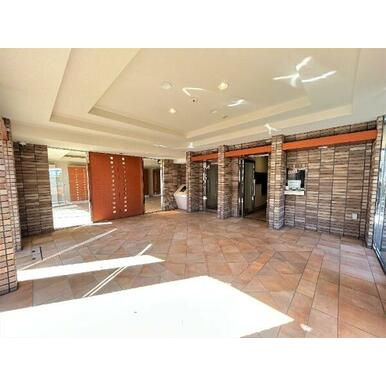 【エントランス】 | クオス湘南台 | ゆとりのあるエントランスです