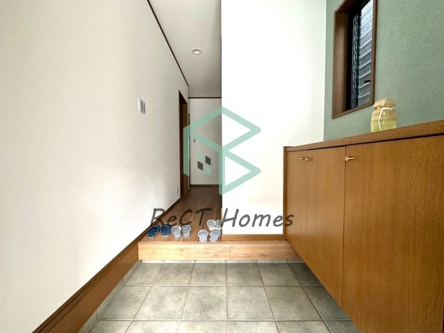 姫路市飾磨区今在家２丁目の一戸建ての玄関