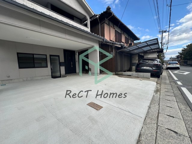 姫路市飾磨区今在家２丁目の一戸建ての駐車場