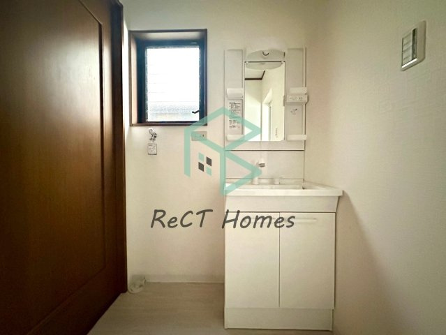 姫路市飾磨区今在家２丁目の一戸建ての洗面所