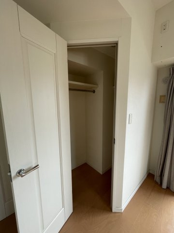 エイルマンション岩崎プレジデンスの収納|洋室クローゼットです。