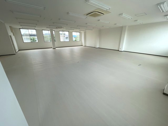 岡崎市百々町　清水ビルのロビー