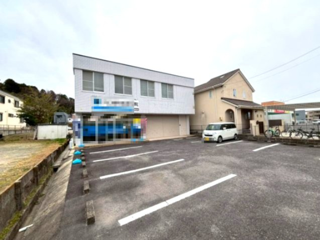 岡崎市百々町　清水ビルの駐車場