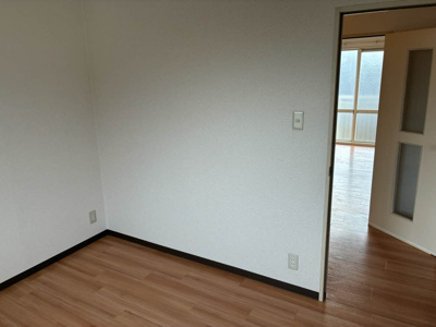 【洋室】 | フレグランス雑賀