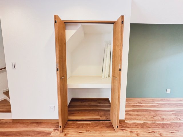 京都市西京区山田南山田町　未入居物件の収納