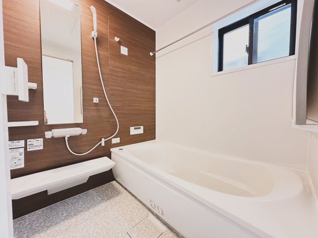 京都市西京区山田南山田町　未入居物件の浴室