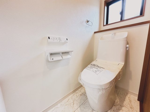 京都市西京区山田南山田町　未入居物件のトイレ