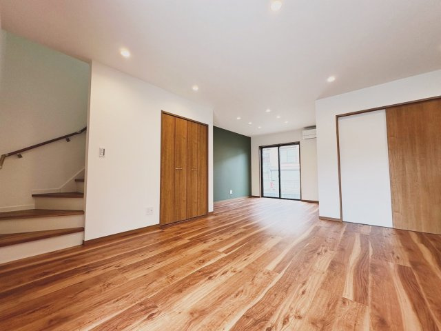 京都市西京区山田南山田町　未入居物件の居間・リビング