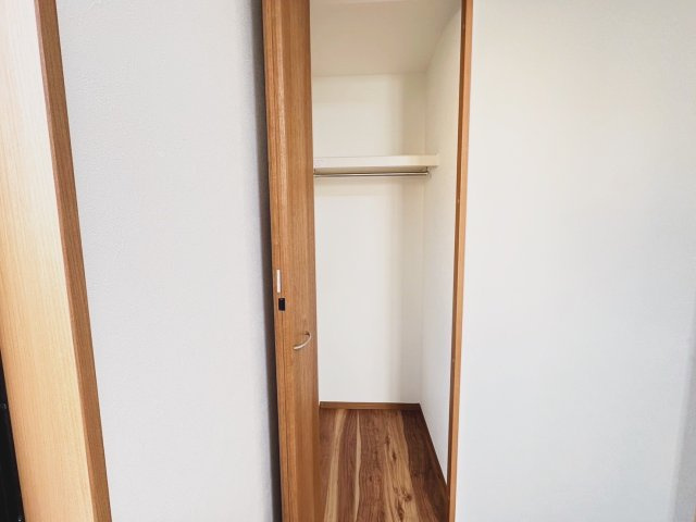 京都市西京区山田南山田町　未入居物件の収納