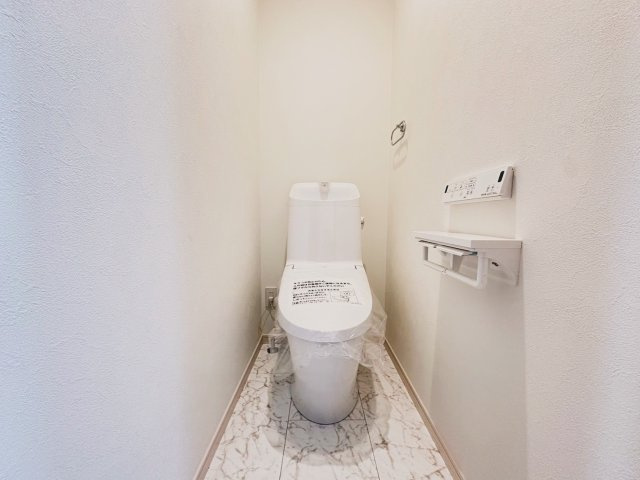 京都市西京区山田南山田町　未入居物件のトイレ