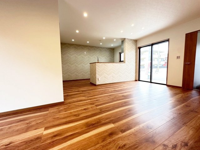 京都市西京区山田南山田町　未入居物件の居間・リビング