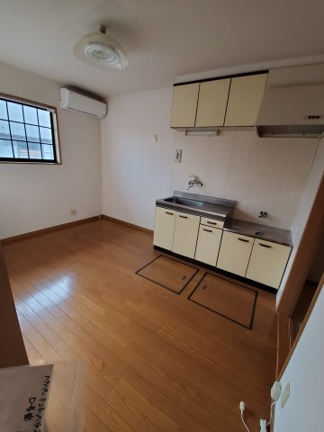 ペパーミントハウスの居間・リビング|こちらの居間で趣味の時間をお楽しみください