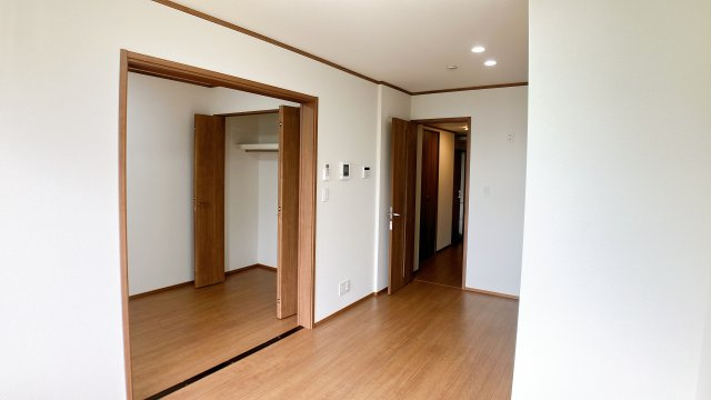 ダイヤモンドヒルズ半田上池の居間・リビング