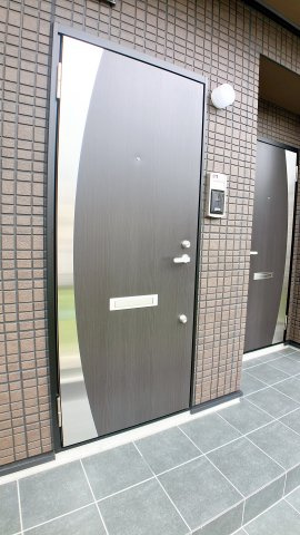 ダイヤモンドヒルズ半田上池の玄関