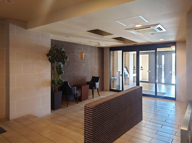 グロ―ベル　ザ・シーズン鷺ノ宮パークスのエントランス|落ち着きのある、エントランスホール