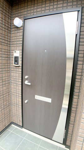 ダイヤモンドヒルズ半田上池の玄関