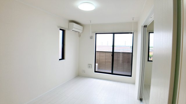 ダイヤモンドヒルズ半田上池の居間・リビング