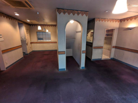 大阪写真会館の内装|明るい色調の室内です