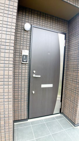 ダイヤモンドヒルズ半田上池の玄関