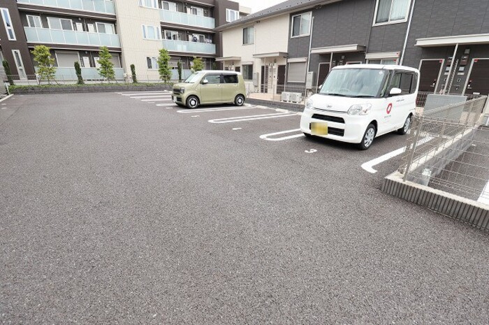 Grand Rise Tsukuba E棟の駐車場|駐車場