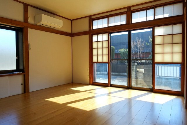 高崎市棟高町　中古住宅の洋室