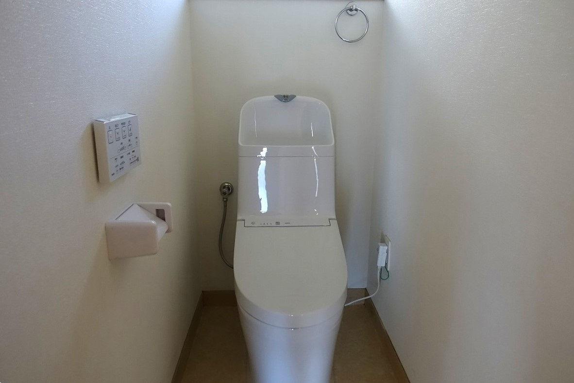 高崎市棟高町　中古住宅のトイレ