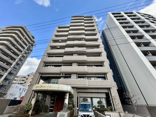 ライオンズマンション支倉丁の外観