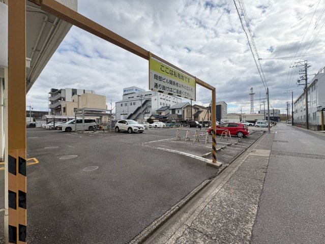 岡部ビルの駐車場|岡部ビル