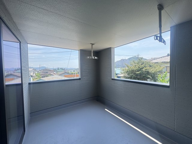 【バルコニー】 | 新築　桐生市広沢町第7　Livele Garden.S　3号棟 | 現地写真　インナーバルコニーで少しの雨や急な雨にも安心してお洗濯物が干せます♪							
