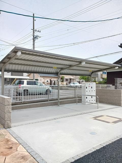 ラフィネ　ジェンテ　Ｖの駐車場|収納