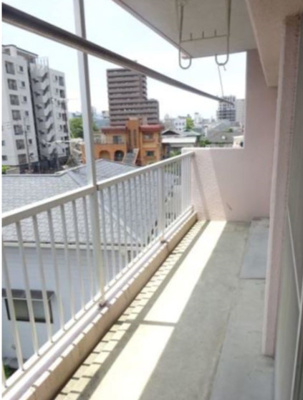 【バルコニー】 | イーストハイツ高崎 | お洗濯にも便利なバルコニー付き