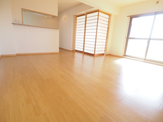 クレサンテームの居間・リビング