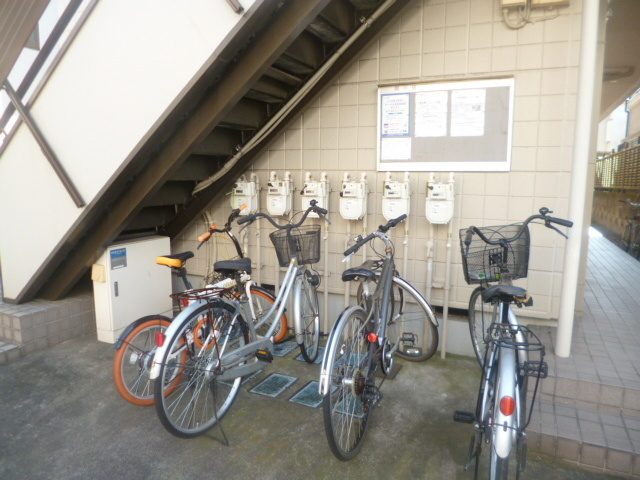 メゾンオギシマのエントランス|★自転車置けます★