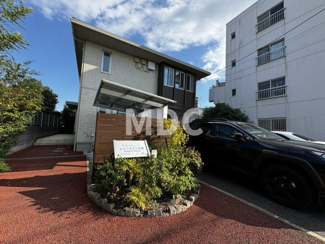 シャーメゾン庄町の駐車場