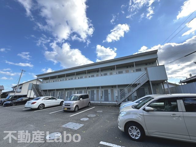 板野郡藍住町徳命字小塚のアパートの駐車場