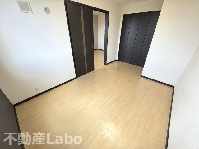 カネウロコ北矢三の洋室