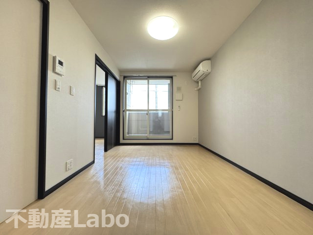 カネウロコ北矢三の内装