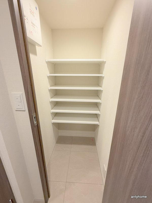 コンフォリア新大阪宮原Q　仲介手数料無料の収納