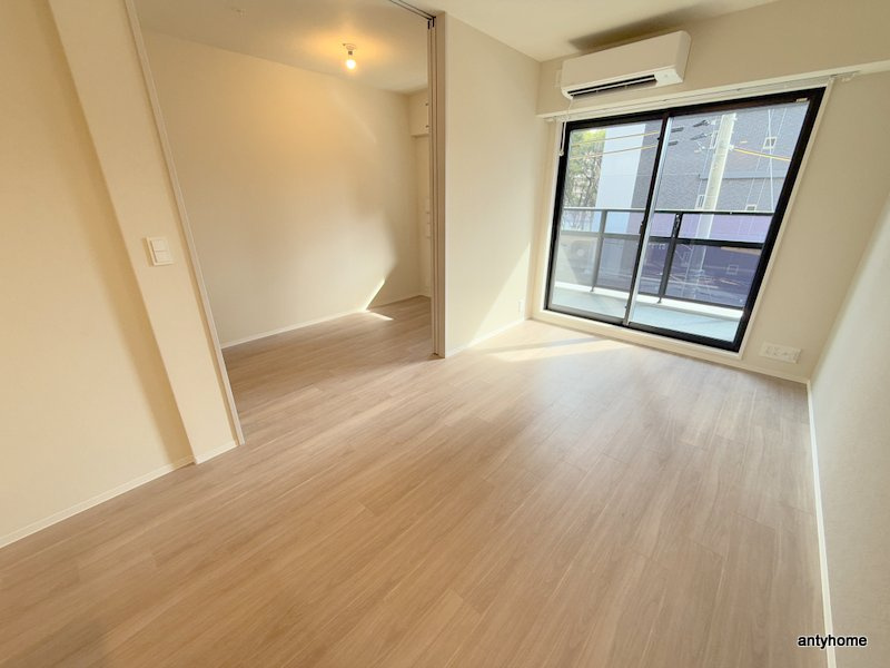 コンフォリア新大阪宮原Q　仲介手数料無料の洋室