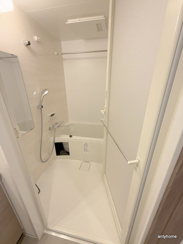 コンフォリア新大阪宮原Q　仲介手数料無料の浴室