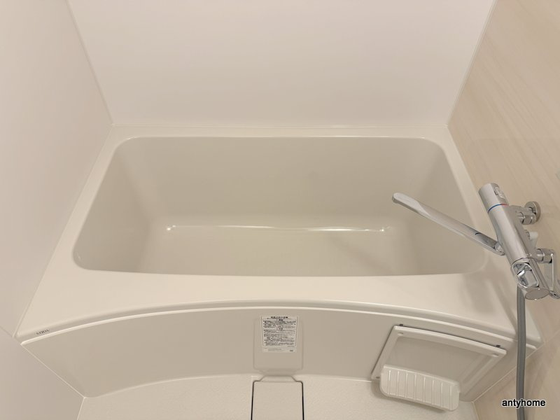 コンフォリア新大阪宮原Q　仲介手数料無料の浴室